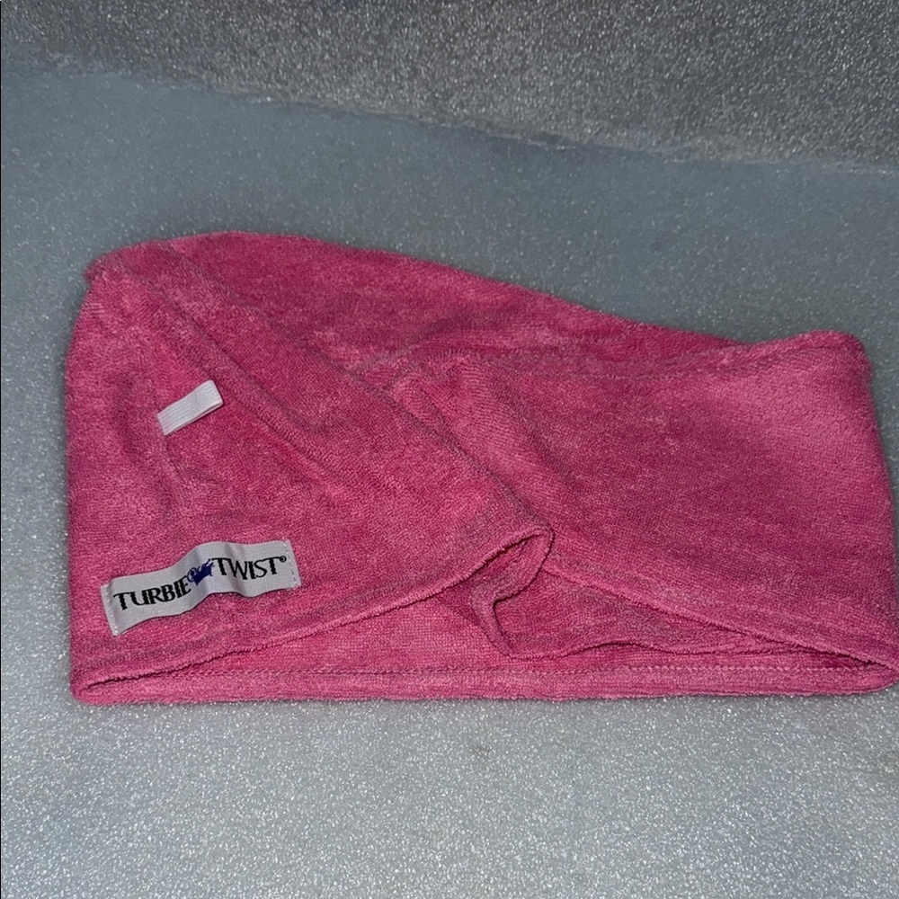 Turbie Twist Pink Microfiber Hair Towel - Picture 2 of 2